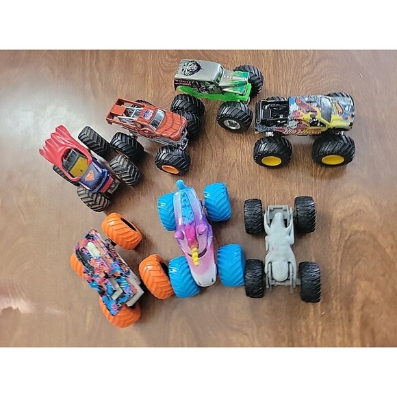 Monster Jam Trucks Lot Grave digger Superman Hot Wheels Etc... - Picture 10 of 10
